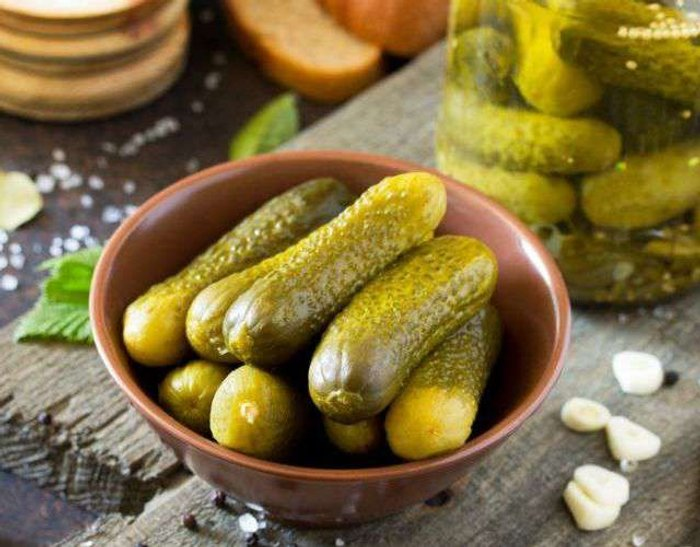 Соленые огурцы